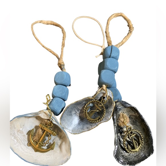 3 - Wine Bottle & Liquor Charms - Clam shell with a Anchor Charm - Picture 8 of 8